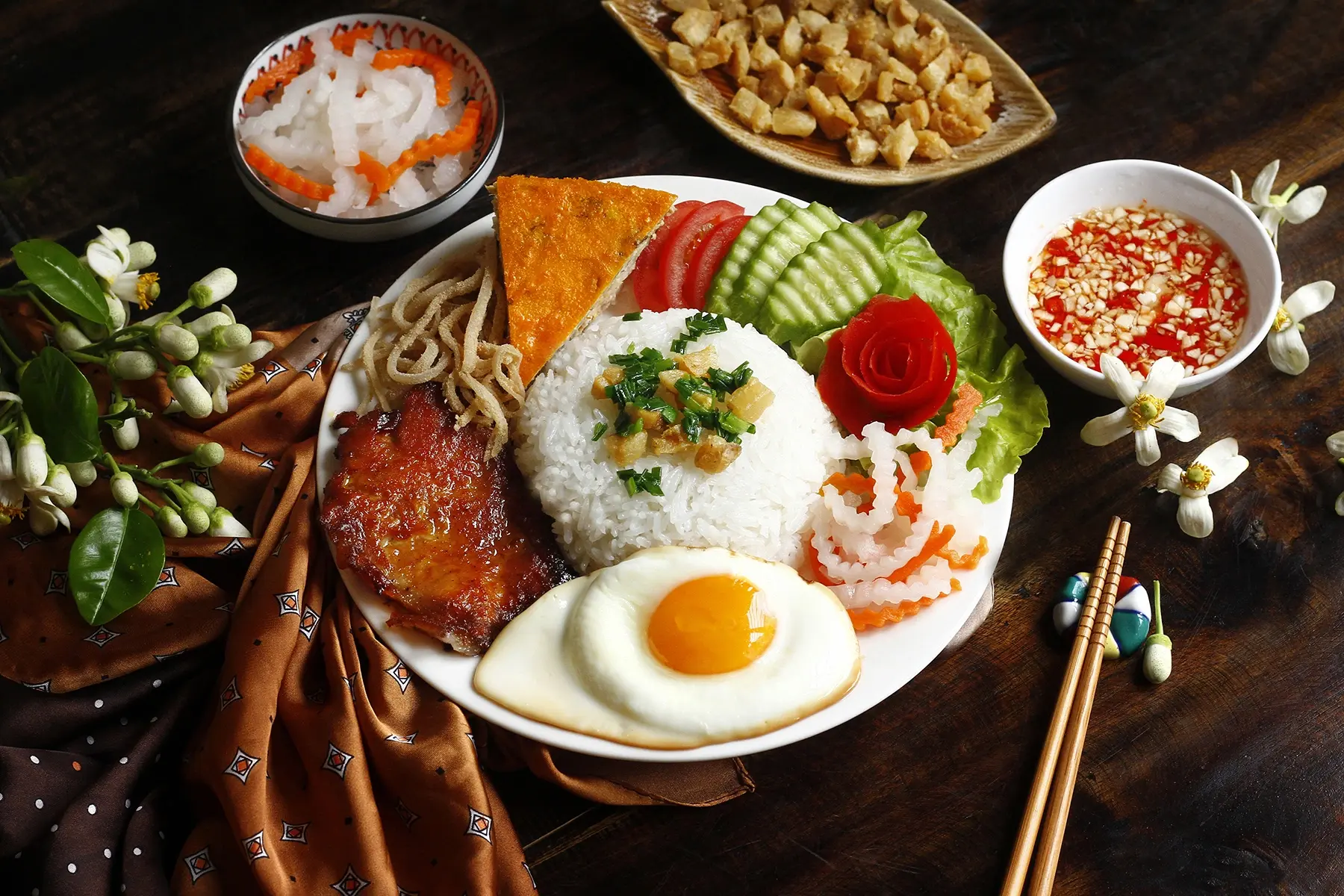 Cơm tấm sườn bì chả Sài Gòn